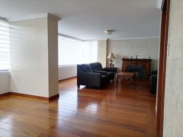 Venta de Departamento en el Batán Bajo de 230 metros, Sector Quicentro, Norte de Quito