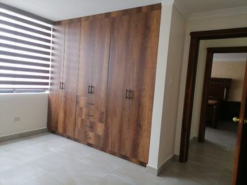 Venta de Departamento en el Batán Bajo de 230 metros, Sector Quicentro, Norte de Quito