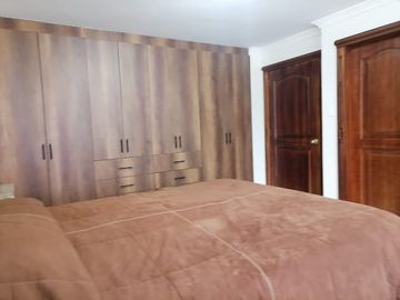 Venta de Departamento en el Batán Bajo de 230 metros, Sector Quicentro, Norte de Quito