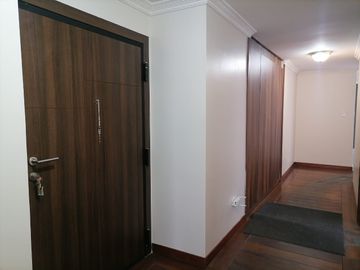 Venta de Departamento en el Batán Bajo de 230 metros, Sector Quicentro, Norte de Quito