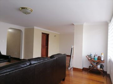 Venta de Departamento en el Batán Bajo de 230 metros, Sector Quicentro, Norte de Quito