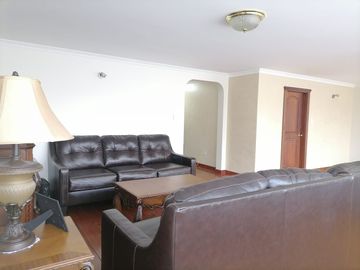 Venta de Departamento en el Batán Bajo de 230 metros, Sector Quicentro, Norte de Quito