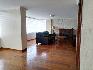 Venta de Departamento en el Batán Bajo de 230 metros, Sector Quicentro, Norte de Quito