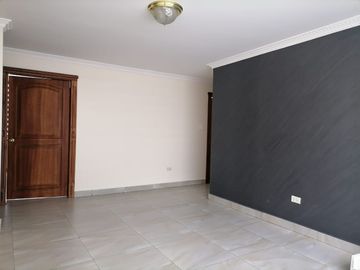 Venta de Departamento en el Batán Bajo de 230 metros, Sector Quicentro, Norte de Quito