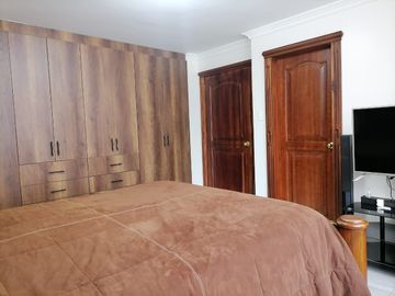 Venta de Departamento en el Batán Bajo de 230 metros, Sector Quicentro, Norte de Quito