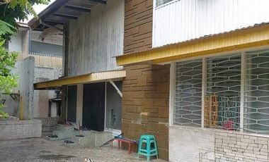 🏡 Uncover Hidden Potential: Your Dream Home Awaits in Brgy San Antonio Village! 🏡 Explore this Charming Old House on a 255 sqm Lot, Complete with a 2-