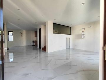 3 STOREY SINGLE DETACHED