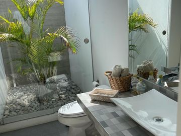 VENDO EXPECTACULAR CASA EN CONDOMINIO DE PLAYA LOMAS DEL MAR