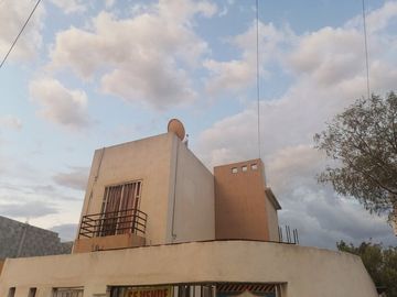 CASA EN VENTA EN JUAREZ, NL, ZONA TERRANOVA RESIDENCIAL, EXCEDENTE DE TERRENO