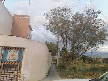 CASA EN VENTA EN JUAREZ, NL, ZONA TERRANOVA RESIDENCIAL, EXCEDENTE DE TERRENO