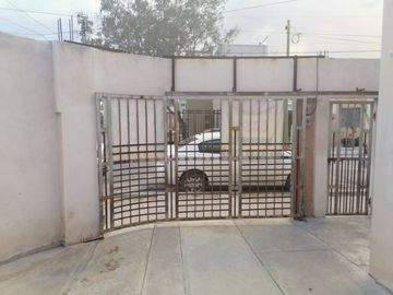 CASA EN VENTA EN JUAREZ, NL, ZONA TERRANOVA RESIDENCIAL, EXCEDENTE DE TERRENO