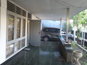 Dijual Rumah Di Pusat Kota Jalan Cipunegara Surabaya KT