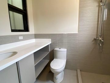 AFFORDABLE 4 BEDROOM MODERN TOWNHOUSE w/ 2 PARKING - SAN JUAN CITY, METRO MANILA