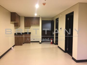 Studio Condo for Sale at Grand Quartier III Crosswinds Tagaytay
