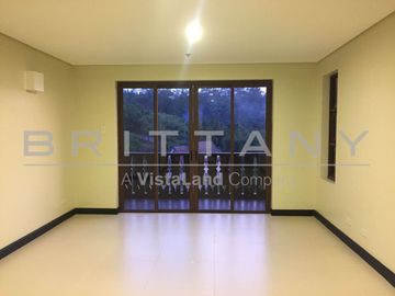 Studio Condo for Sale at Grand Quartier III Crosswinds Tagaytay