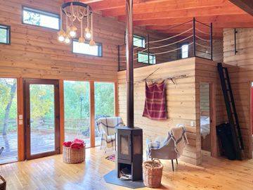 Se vende casa en precordillera, espectacular entorno natural, cuenta con agua y luz, Curicó
