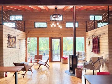 Se vende casa en precordillera, espectacular entorno natural, cuenta con agua y luz, Curicó