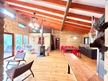 Se vende casa en precordillera, espectacular entorno natural, cuenta con agua y luz, Curicó