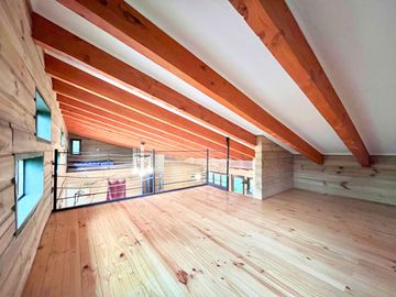 Se vende casa en precordillera, espectacular entorno natural, cuenta con agua y luz, Curicó