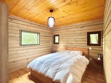 Se vende casa en precordillera, espectacular entorno natural, cuenta con agua y luz, Curicó