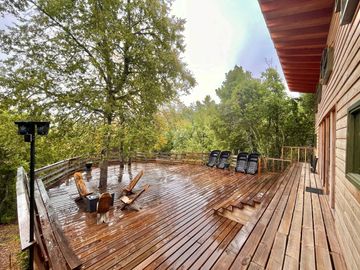 Se vende casa en precordillera, espectacular entorno natural, cuenta con agua y luz, Curicó