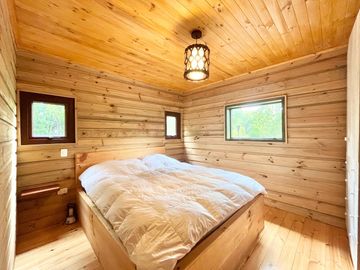 Se vende casa en precordillera, espectacular entorno natural, cuenta con agua y luz, Curicó