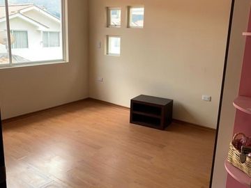 Otavalo - En venta hermosa casa con mini departamento