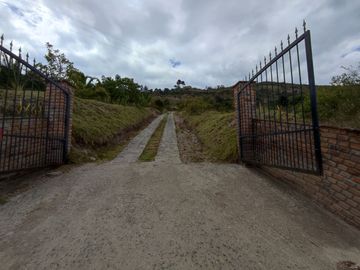 TERRENOS EN VENTA, IDEALES PARA QUINTAS, Sector: PAUTE