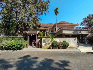 Pool villa for sale or rent, in a luxury village, Mae Hia-Hang Dong, Chiang Mai