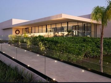 Hermosa casa en Temozón, privada Soluna
