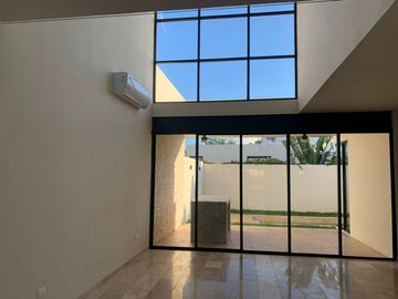 Hermosa casa en Temozón, privada Soluna