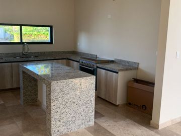 Hermosa casa en Temozón, privada Soluna