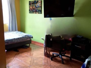 🏡 ¡Oportunidad excepcional para adquirir tu nueva casa en Santiago de Surco! 🌳