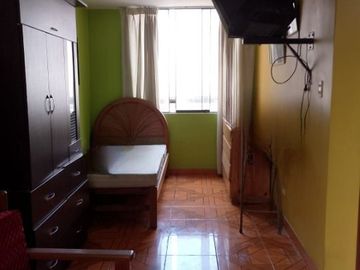 🏡 ¡Oportunidad excepcional para adquirir tu nueva casa en Santiago de Surco! 🌳