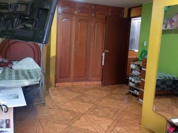 🏡 ¡Oportunidad excepcional para adquirir tu nueva casa en Santiago de Surco! 🌳