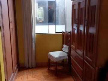 🏡 ¡Oportunidad excepcional para adquirir tu nueva casa en Santiago de Surco! 🌳