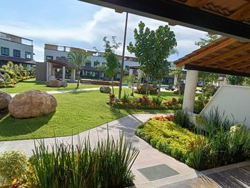 CASA EN VENTA CON ALBERCA EN XOCHITEPEC, MORELOS
