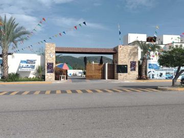 CASA EN VENTA CON ALBERCA EN XOCHITEPEC, MORELOS