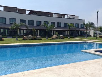 CASA EN VENTA CON ALBERCA EN XOCHITEPEC, MORELOS