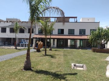 CASA EN VENTA CON ALBERCA EN XOCHITEPEC, MORELOS
