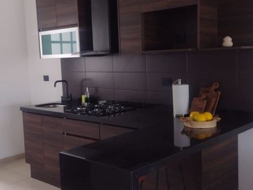 CASA EN VENTA CON ALBERCA EN XOCHITEPEC, MORELOS