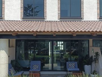 CASA EN VENTA CON ALBERCA EN XOCHITEPEC, MORELOS