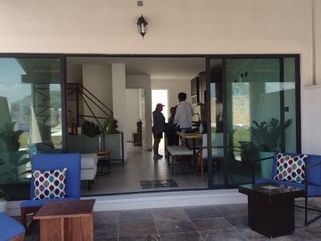 CASA EN VENTA CON ALBERCA EN XOCHITEPEC, MORELOS