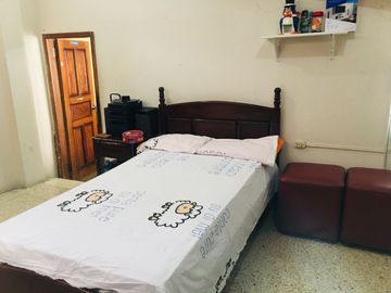 Casa de un Piso en Venta al Costado del Parque de las Madres de Portoviejo