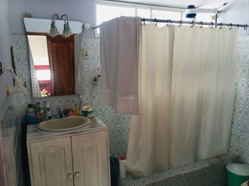 Casa de un Piso en Venta al Costado del Parque de las Madres de Portoviejo
