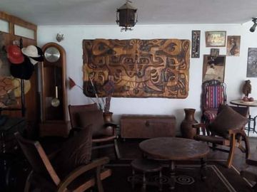 EXCELENTE CASA CON LOCAL COMERCIAL EN VENTA, MUY BIEN UBICADO EN EL BOULEVARD AL COSTADO DE LA MUNICIPALIDAD DE CHOSICA, CERCA AL PARQUE