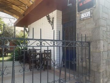 EXCELENTE CASA CON LOCAL COMERCIAL EN VENTA, MUY BIEN UBICADO EN EL BOULEVARD AL COSTADO DE LA MUNICIPALIDAD DE CHOSICA, CERCA AL PARQUE