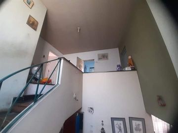 EXCELENTE CASA CON LOCAL COMERCIAL EN VENTA, MUY BIEN UBICADO EN EL BOULEVARD AL COSTADO DE LA MUNICIPALIDAD DE CHOSICA, CERCA AL PARQUE