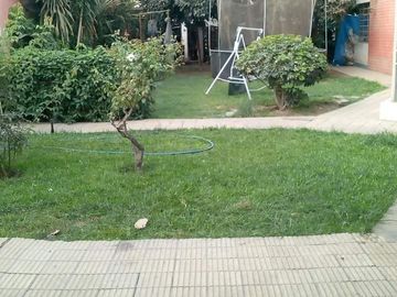 EXCELENTE CASA CON LOCAL COMERCIAL EN VENTA, MUY BIEN UBICADO EN EL BOULEVARD AL COSTADO DE LA MUNICIPALIDAD DE CHOSICA, CERCA AL PARQUE