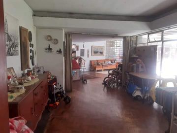 EXCELENTE CASA CON LOCAL COMERCIAL EN VENTA, MUY BIEN UBICADO EN EL BOULEVARD AL COSTADO DE LA MUNICIPALIDAD DE CHOSICA, CERCA AL PARQUE